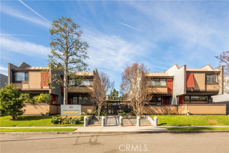 3 Bed Home for Sale in Los Angeles, California