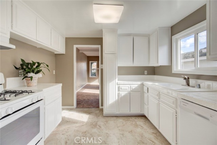  Income Home for Sale in Hawthorne, California