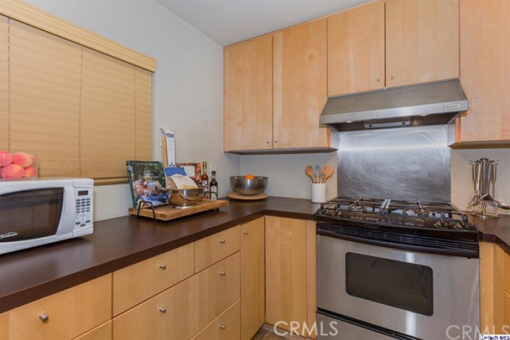 1 Bed Home for Sale in Hollywood Hills East, California
