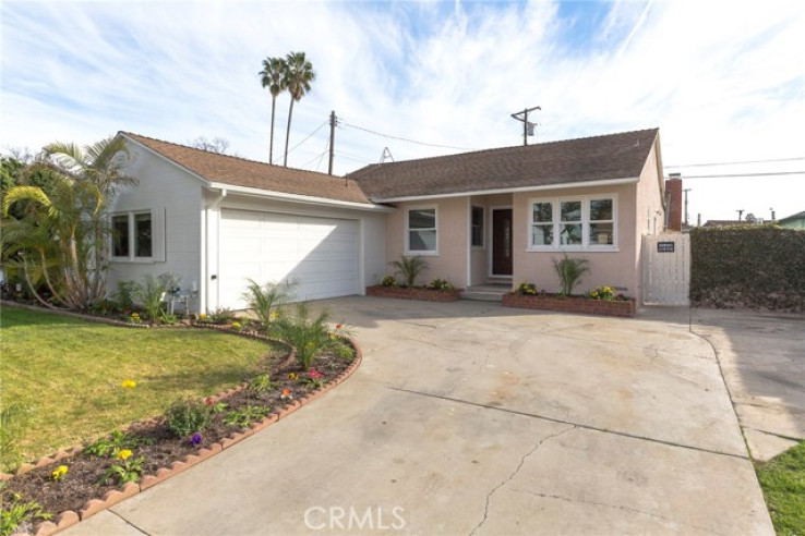 3 Bed Home for Sale in Hawthorne, California