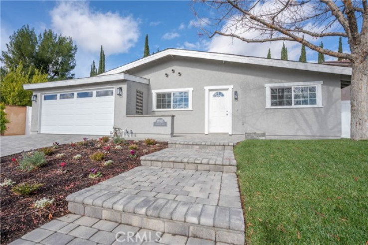Residential Home in Canyon Country 1