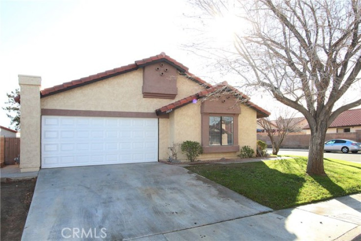 3 Bed Home for Sale in Palmdale, California