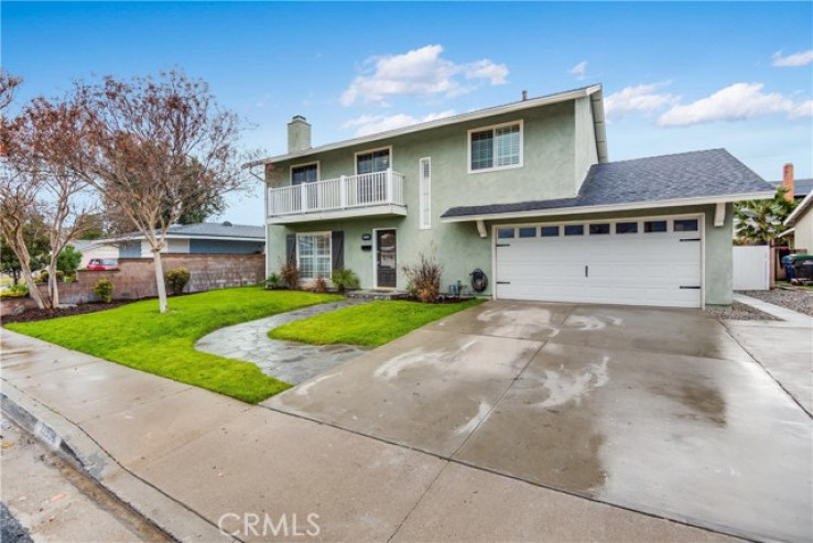 5 Bed Home for Sale in Saugus, California