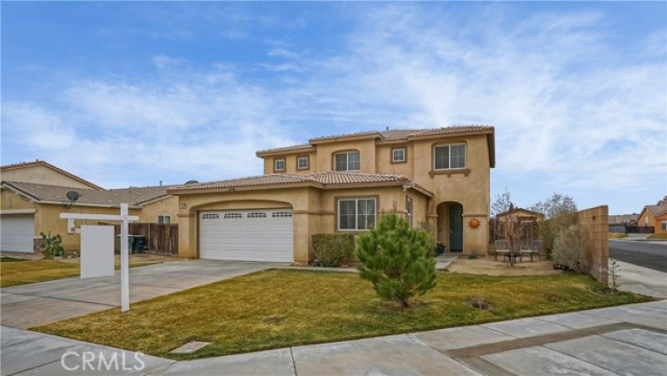 5 Bed Home for Sale in Rosamond, California