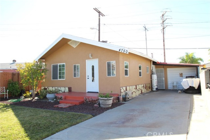 2 Bed Home for Sale in Maywood, California