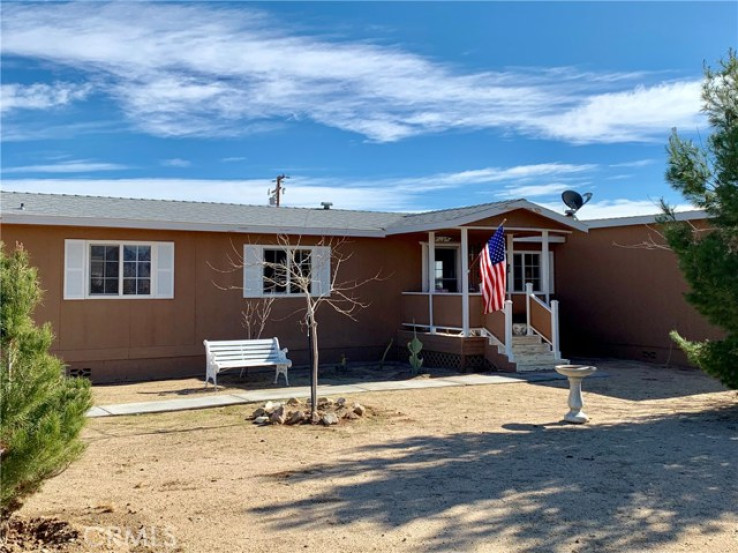 4 Bed Home for Sale in Mojave, California