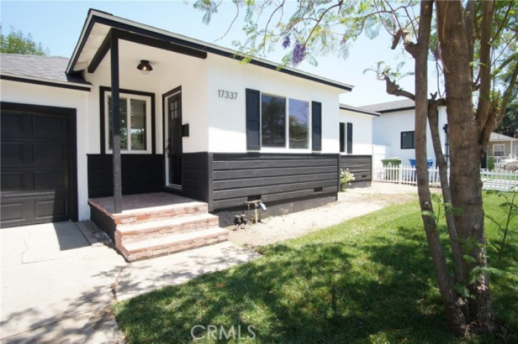 Residential Home in Encino