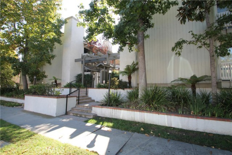 2 Bed Home for Sale in Sherman Oaks, California