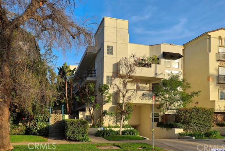 2 Bed Home for Sale in Studio City, California