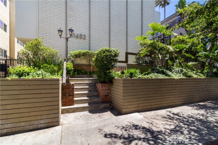 2 Bed Home for Sale in Brentwood, California