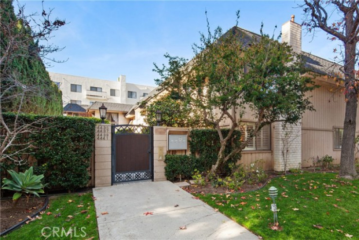 2 Bed Home for Sale in Sherman Oaks, California