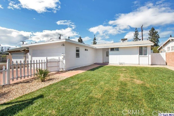 3 Bed Home for Sale in Sun Valley, California