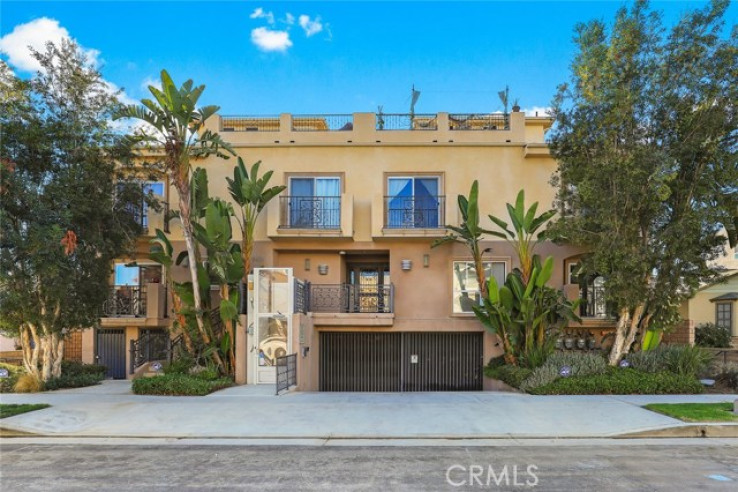 2 Bed Home for Sale in North Hollywood, California