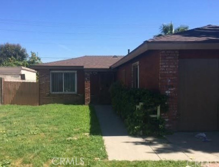 Residential Home in Compton S of Rosecrans, E of Alameda
