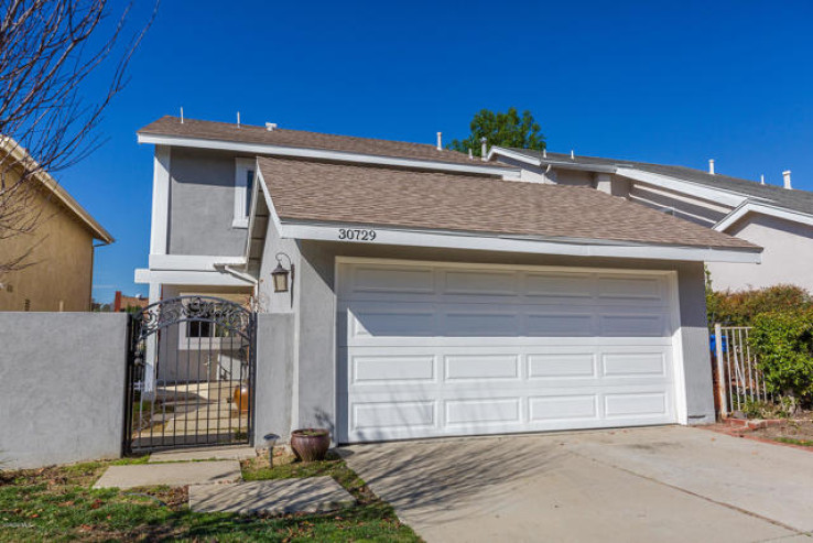 Residential Home in Agoura