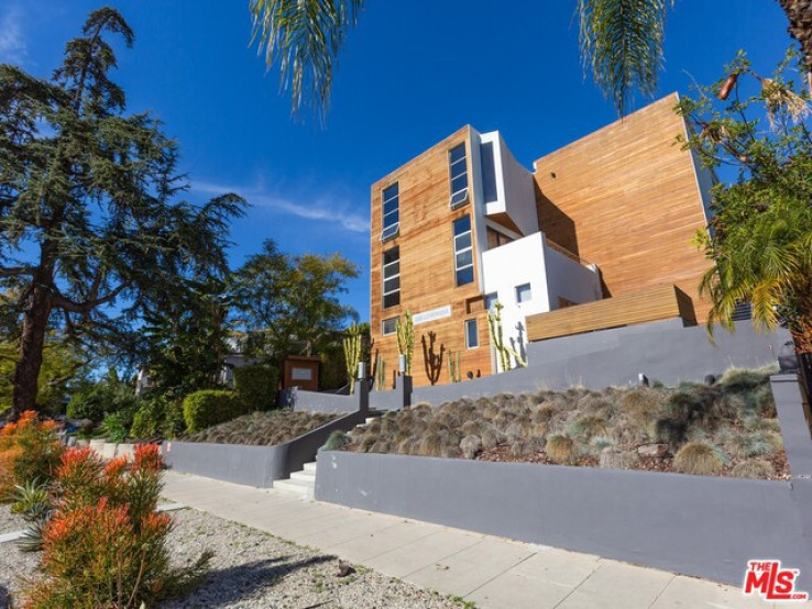 2 Bed Home for Sale in Los Angeles, California