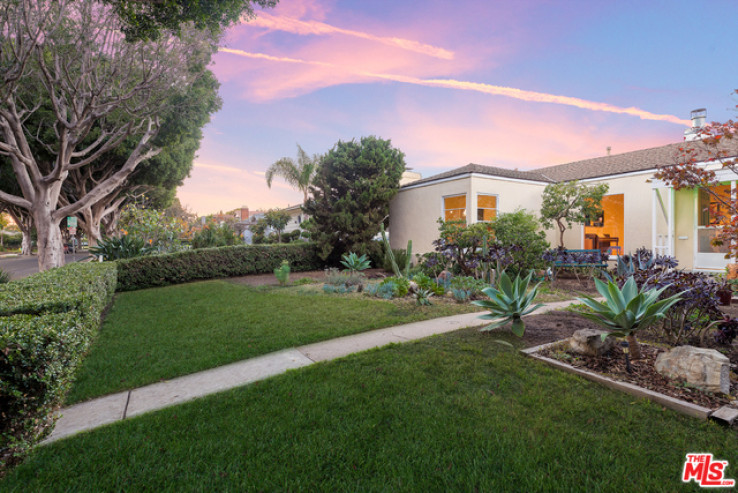 2 Bed Home for Sale in Santa Monica, California