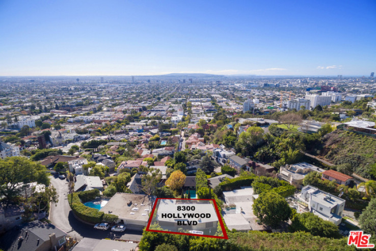 Residential Home in Sunset Strip - Hollywood Hills West