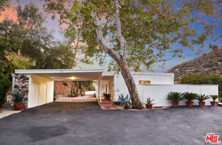 3 Bed Home for Sale in Los Angeles, California