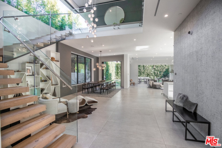 Residential Home in West Hollywood Vicinity