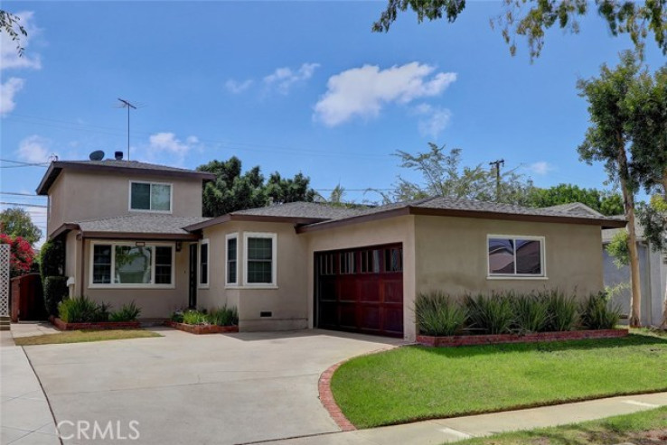 4 Bed Home for Sale in Hawthorne, California