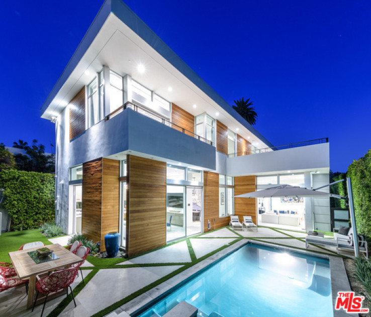 4 Bed Home for Sale in Los Angeles, California