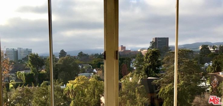 Residential Home in Westwood - Century City