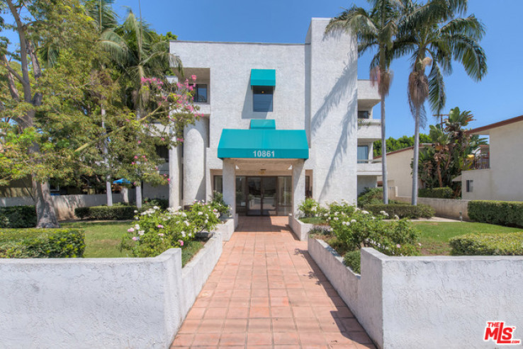 2 Bed Home for Sale in Toluca Lake, California