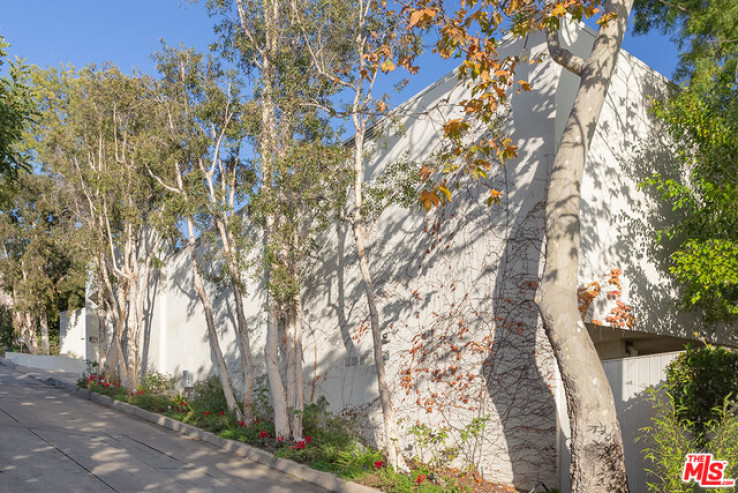 4 Bed Home for Sale in Beverly Hills, California