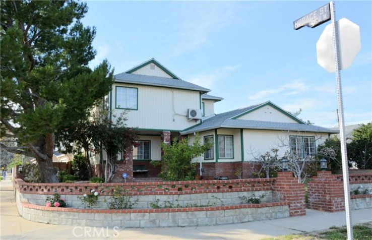 Residential Home in Granada Hills
