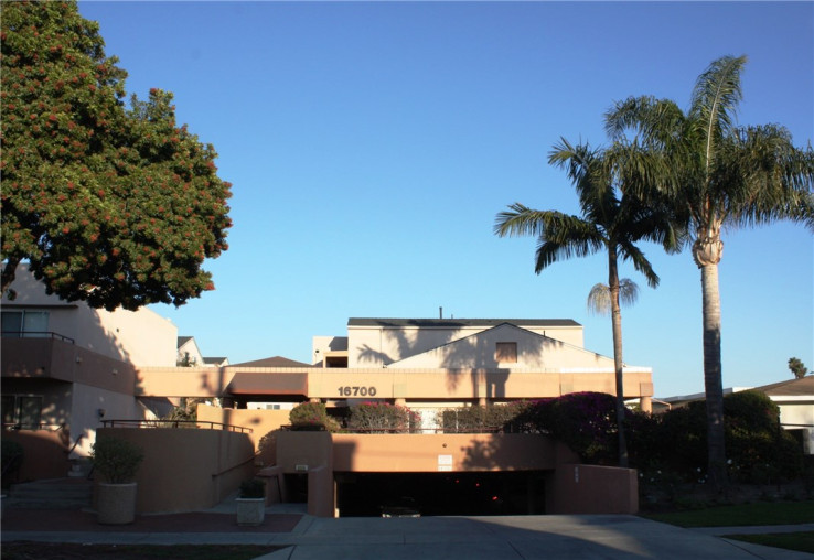 3 Bed Home for Sale in Torrance, California