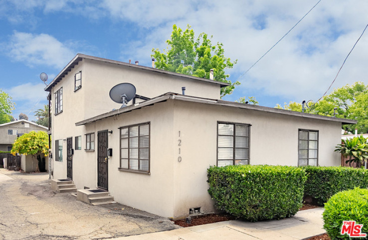Residential Income in Silver Lake