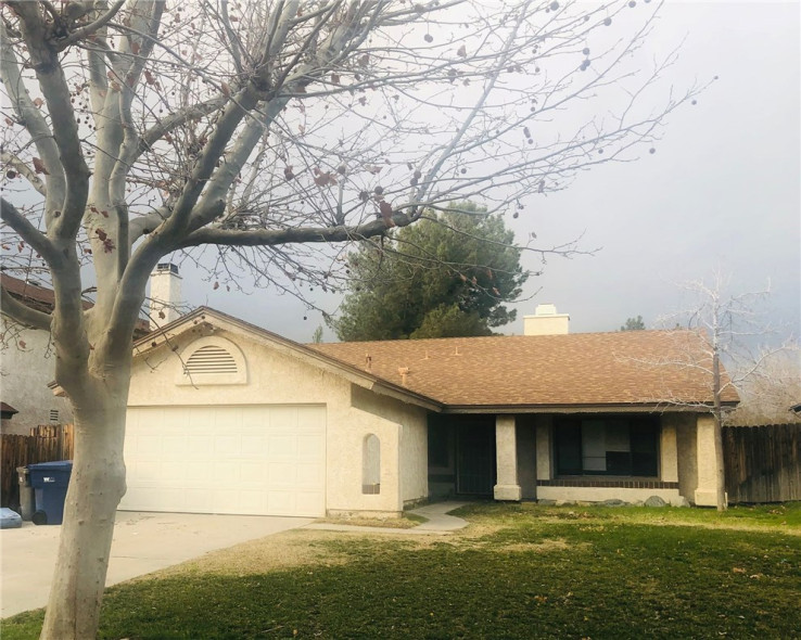 3 Bed Home for Sale in Palmdale, California