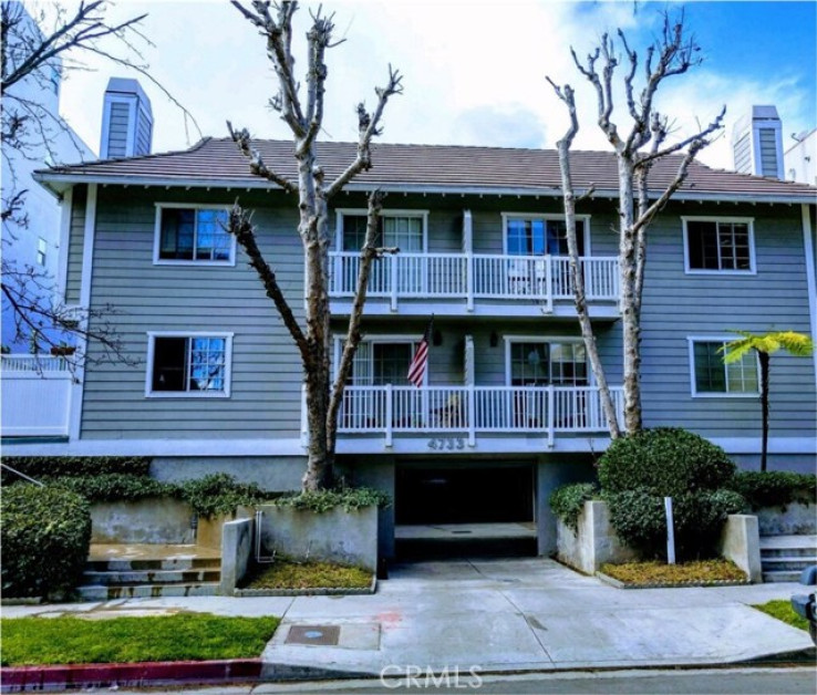 Residential Home in Valley Village
