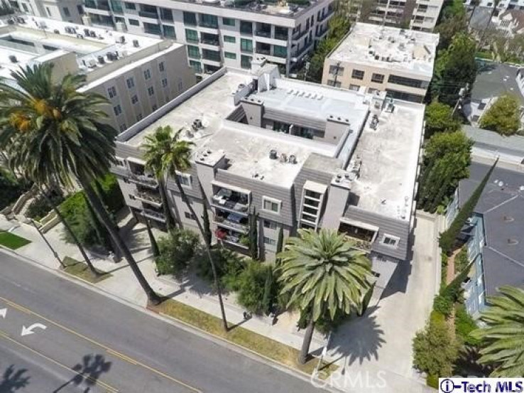 Residential Home in Beverly Hills