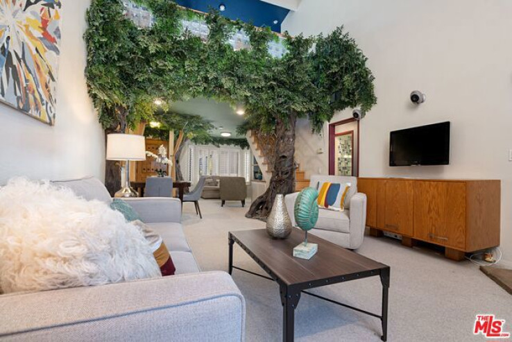 1 Bed Home for Sale in Sherman Oaks, California