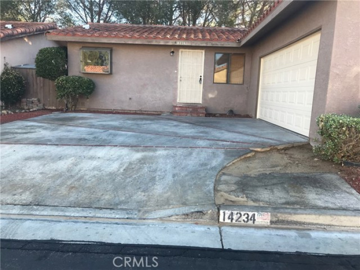 3 Bed Home for Sale in Mojave, California