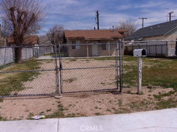 2 Bed Home for Sale in Mojave, California
