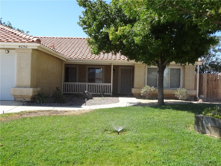 4 Bed Home for Sale in Rosamond, California