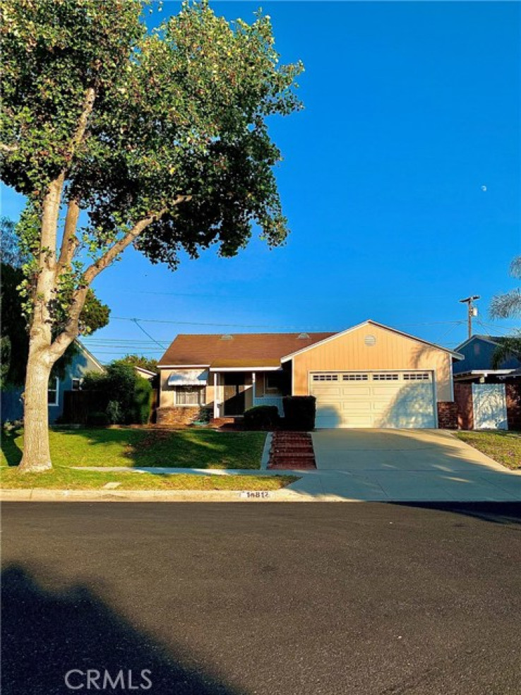 3 Bed Home for Sale in Hawthorne, California