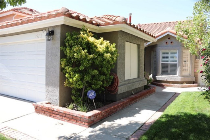 2 Bed Home for Sale in Newhall, California