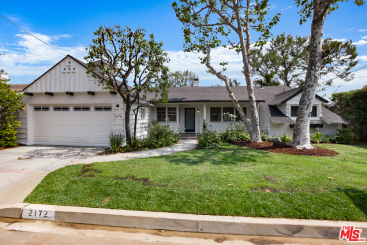 Residential Home in Bel Air - Holmby Hills
