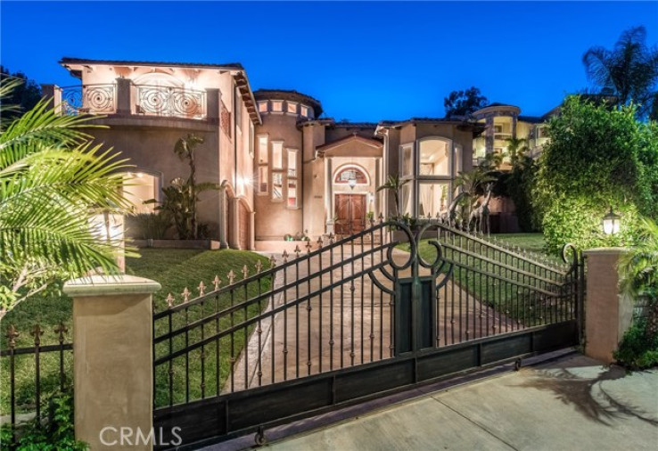 5 Bed Home for Sale in Granada Hills, California