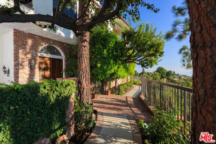 3 Bed Home for Sale in Los Angeles, California