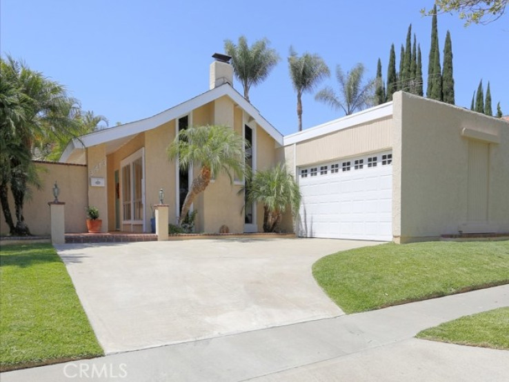 4 Bed Home for Sale in Costa Mesa, California
