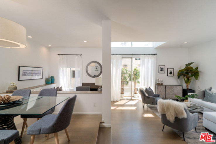 2 Bed Home for Sale in Los Angeles, California
