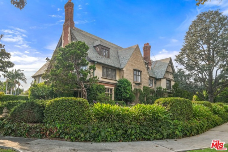 Residential Home in Hancock Park