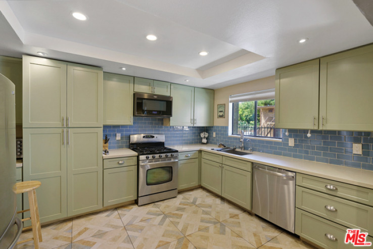 2 Bed Home for Sale in Van Nuys, California