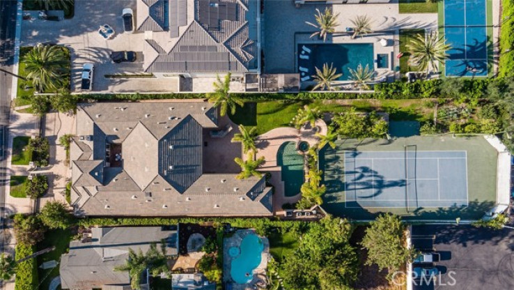 6 Bed Home for Sale in Sherman Oaks, California