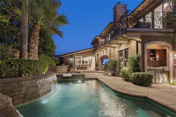 4 Bed Home for Sale in Costa Mesa, California